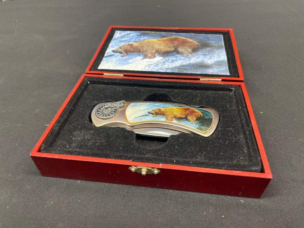 Bear Motif Folding Pocket Knife & Box