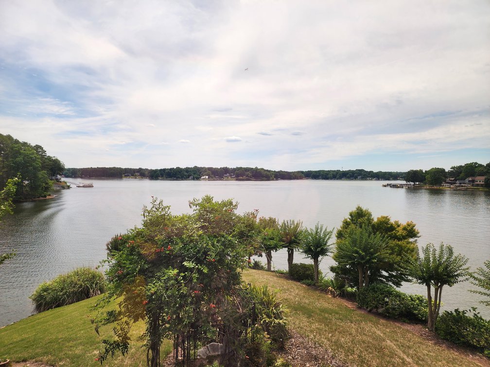 Lakefront Peninsula Retreat - Lexington, NC