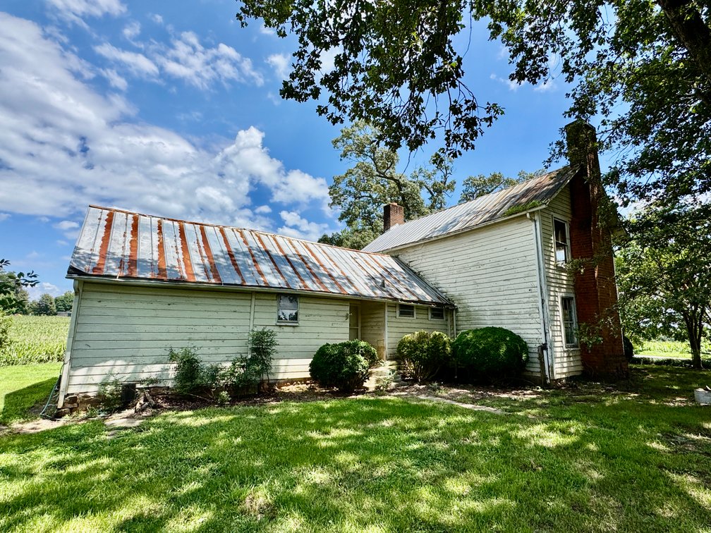 Farmhouse and 2 Acres in Hamptonville, NC