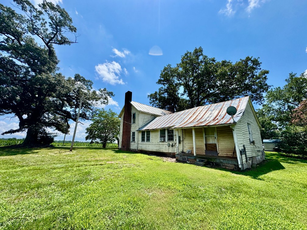 Farmhouse and 2 Acres in Hamptonville, NC