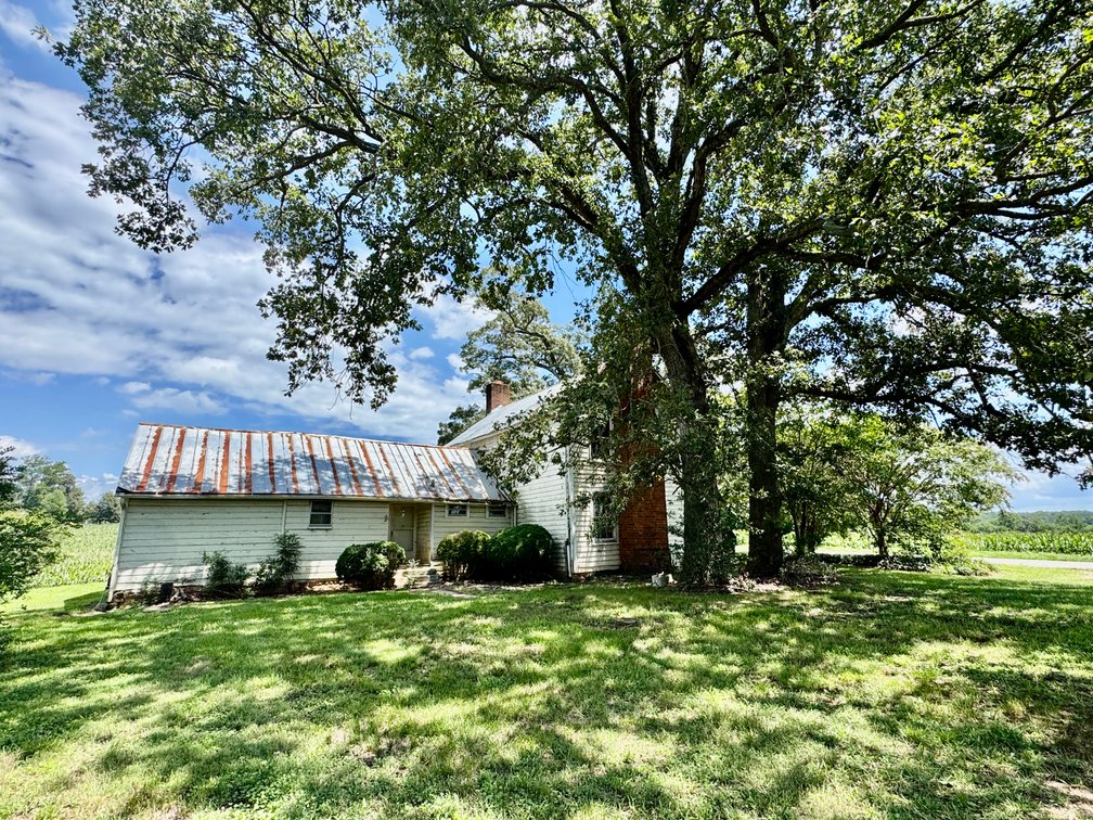 Farmhouse and 2 Acres in Hamptonville, NC