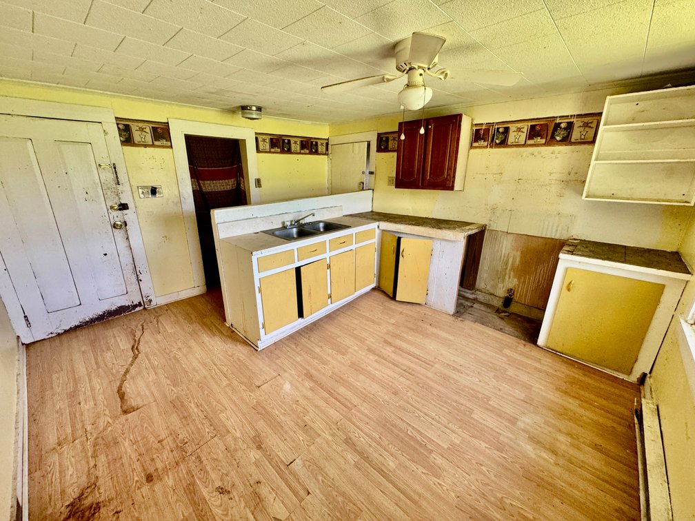Farmhouse and 2 Acres in Hamptonville, NC