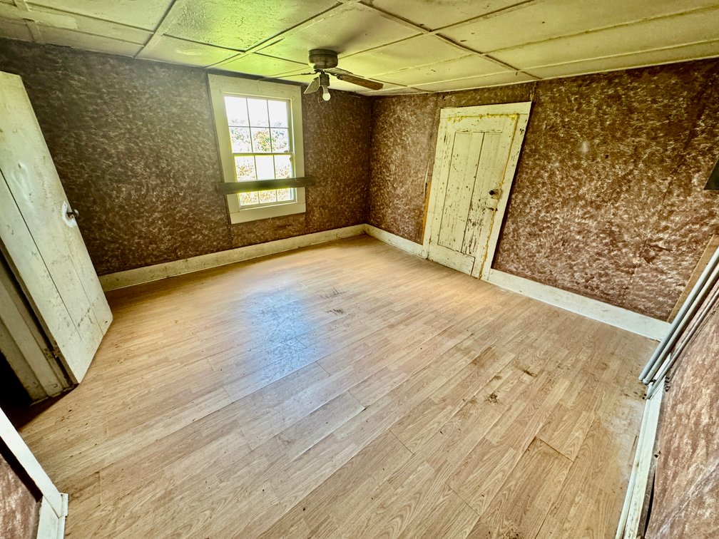 Farmhouse and 2 Acres in Hamptonville, NC