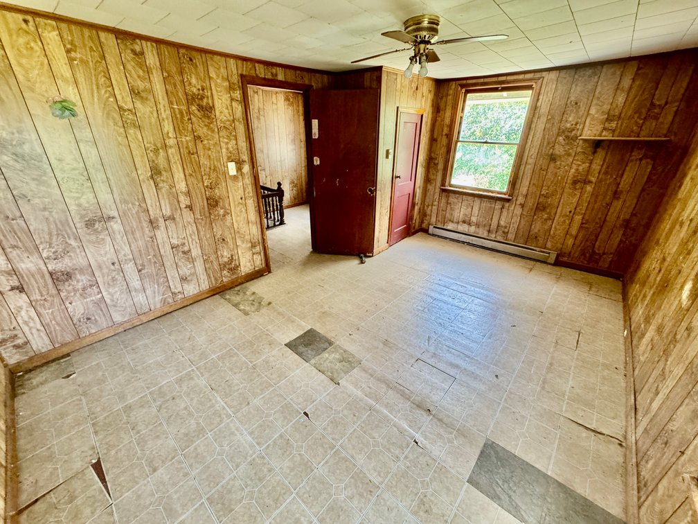 Farmhouse and 2 Acres in Hamptonville, NC
