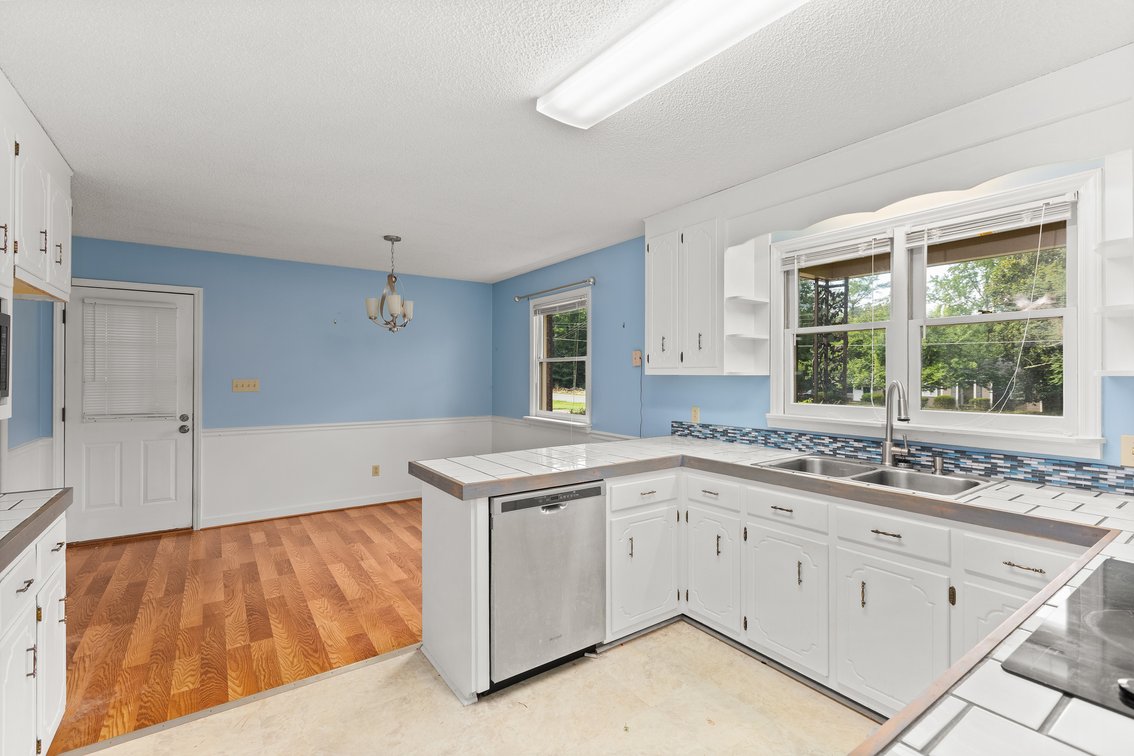 Lewisville Living – Brick Ranch on 0.5± Acre