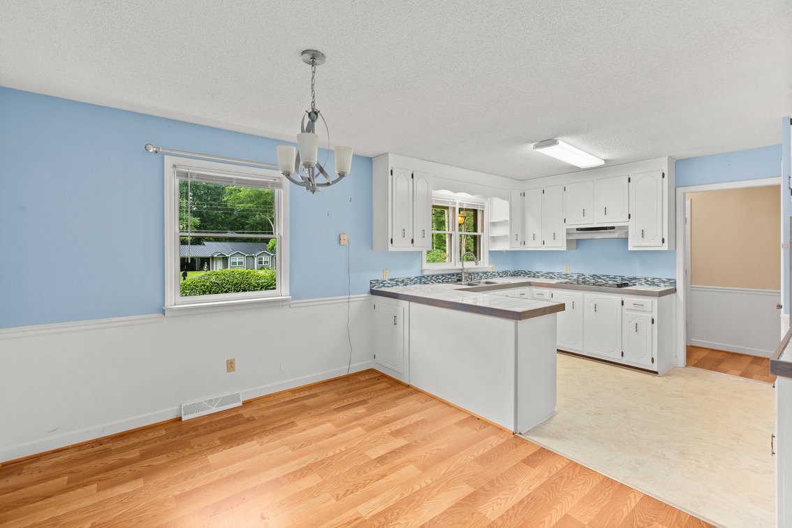 Lewisville Living – Brick Ranch on 0.5± Acre