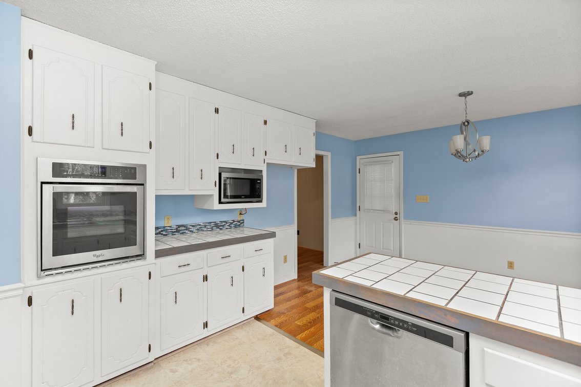 Lewisville Living – Brick Ranch on 0.5± Acre