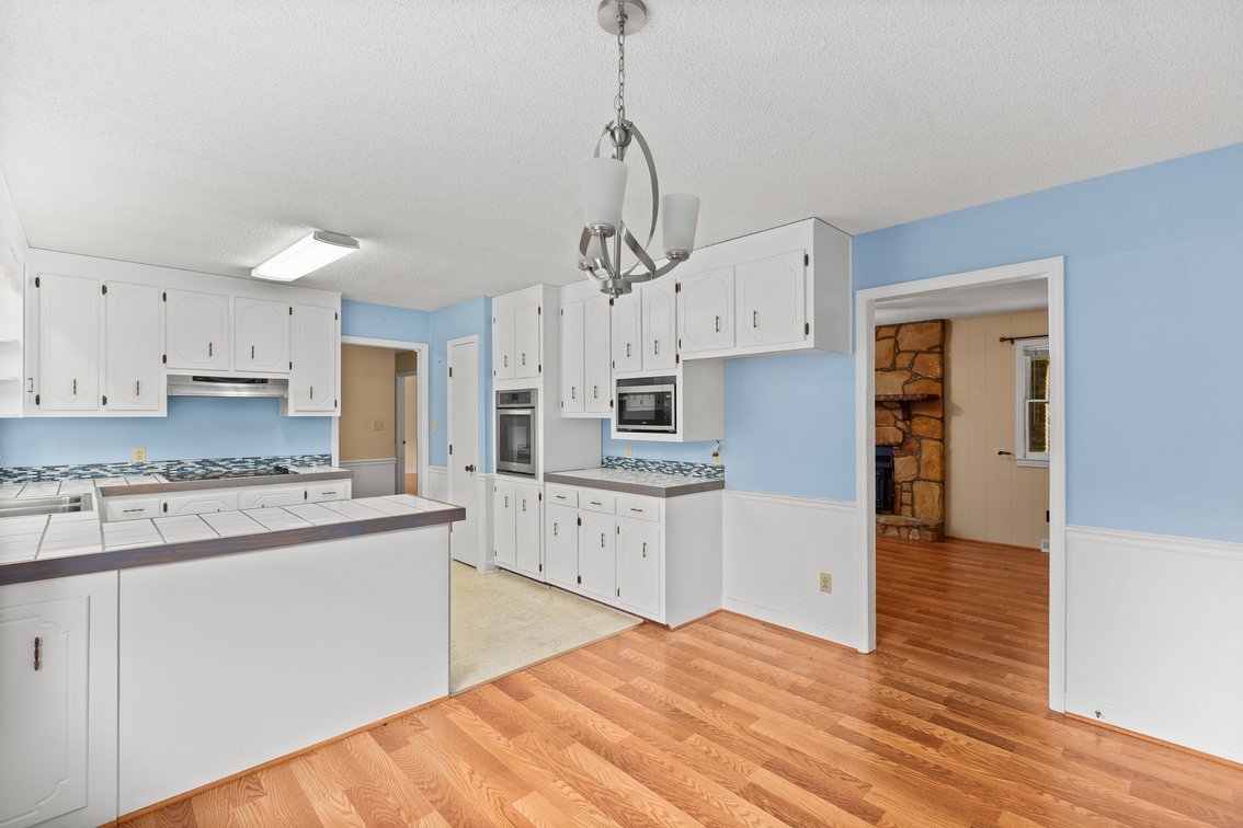 Lewisville Living – Brick Ranch on 0.5± Acre