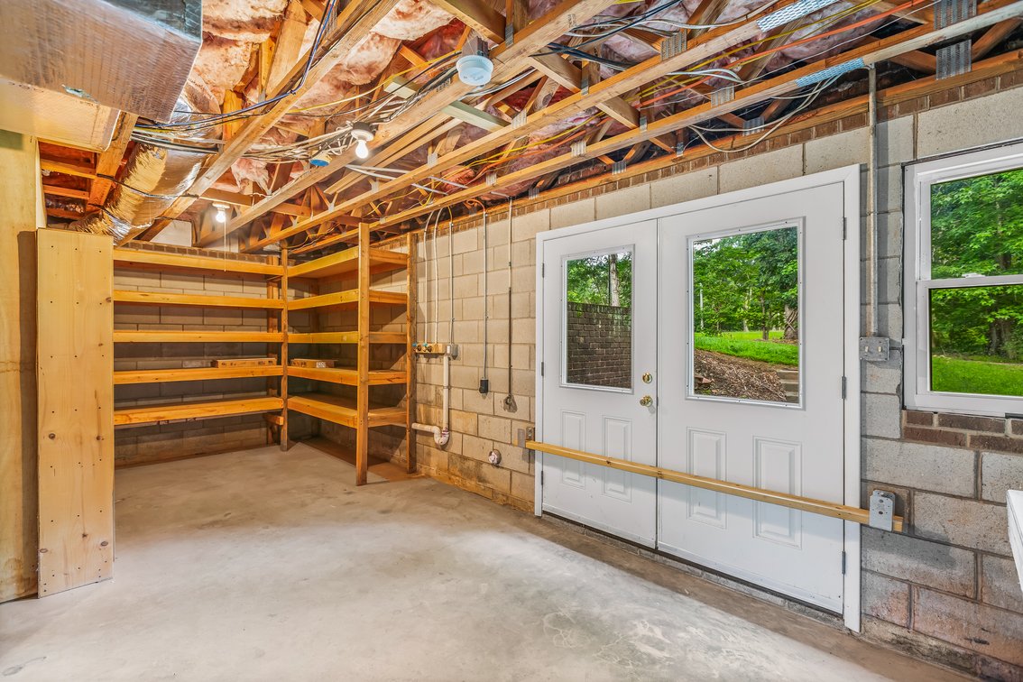 Lewisville Living – Brick Ranch on 0.5± Acre