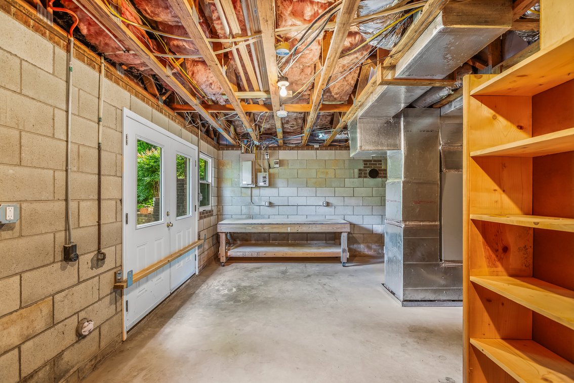 Lewisville Living – Brick Ranch on 0.5± Acre