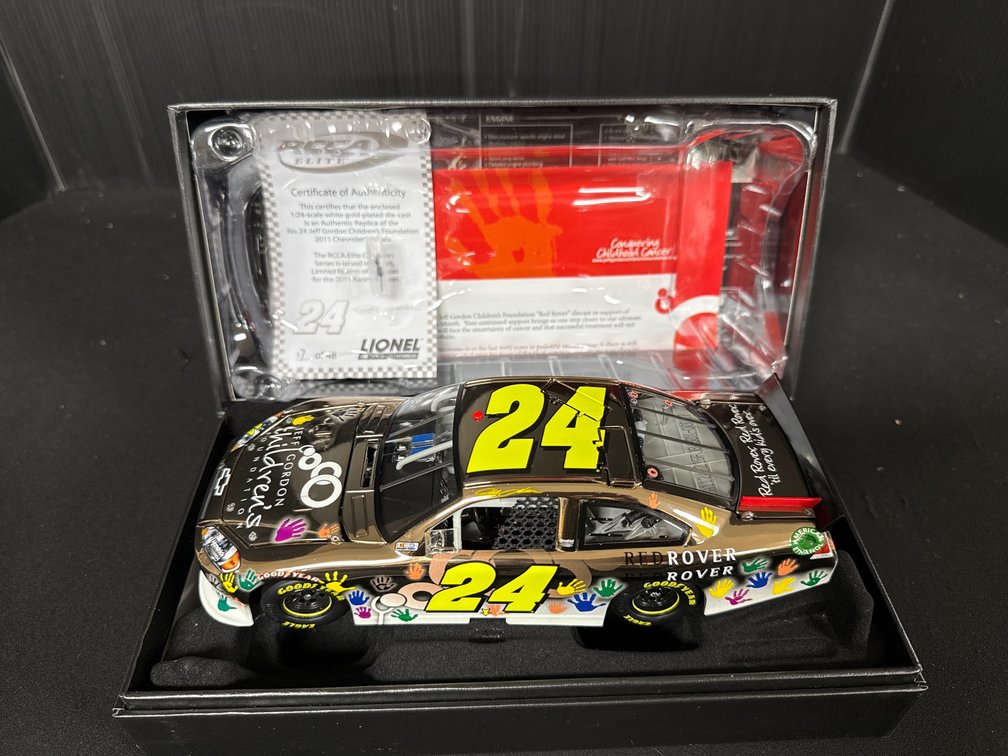 1:24 RCCA Elite Jeff Gordon 2011 Impala White Gold Die-Cast