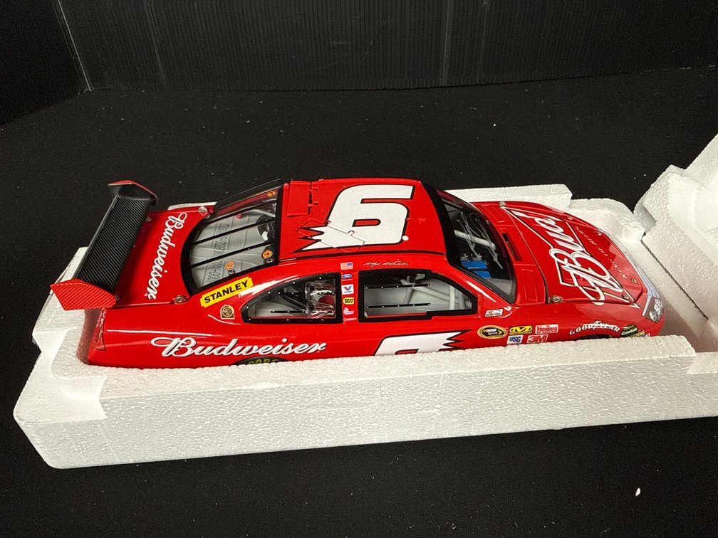 Autographed RCCA Elite Kasey Kahne #9 Budweiser 1:24 Diecast