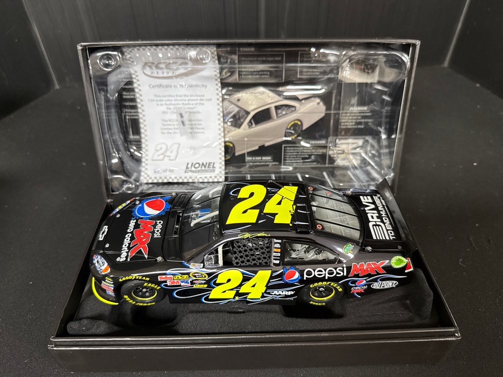 1:24 Jeff Gordon #24 Pepsi Max 2011 Impala RCCA Elite