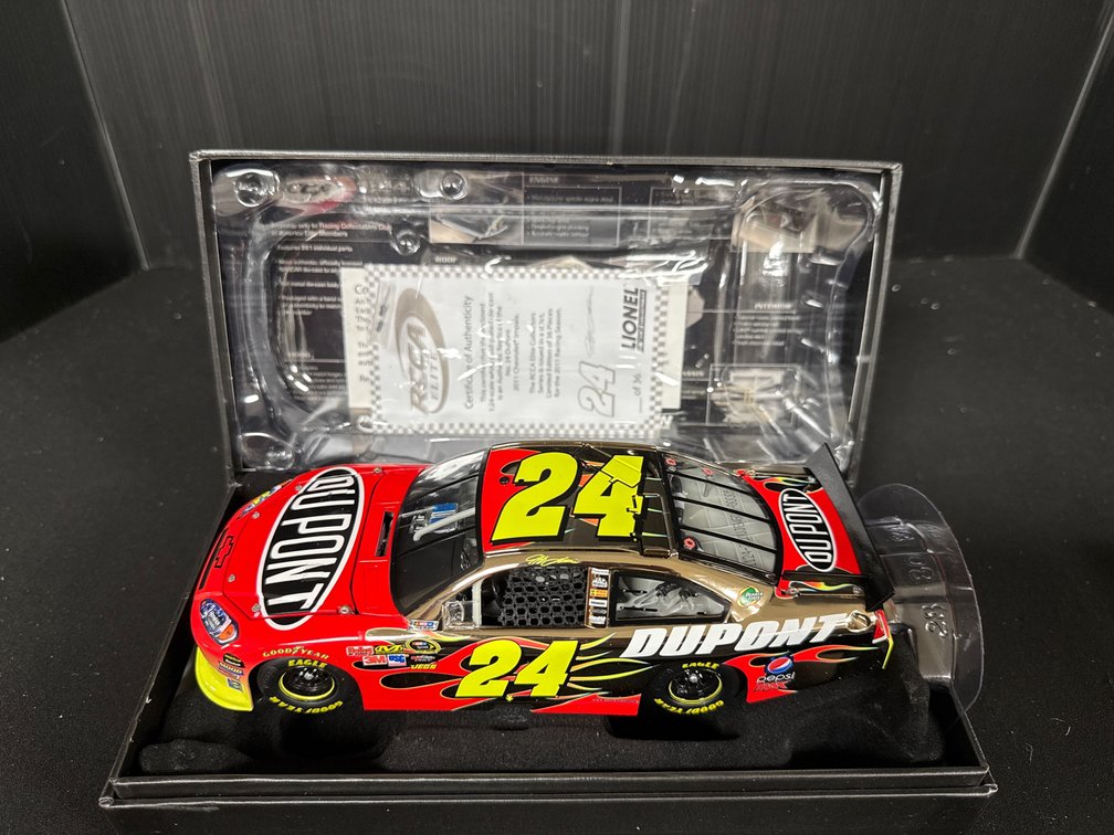 Lionel RCCA Elite Jeff Gordon #24 Impala Diecast