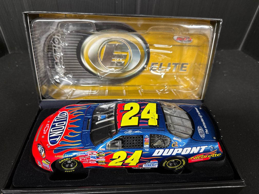Action Elite Jeff Gordon #24 1:24 Diecast Model