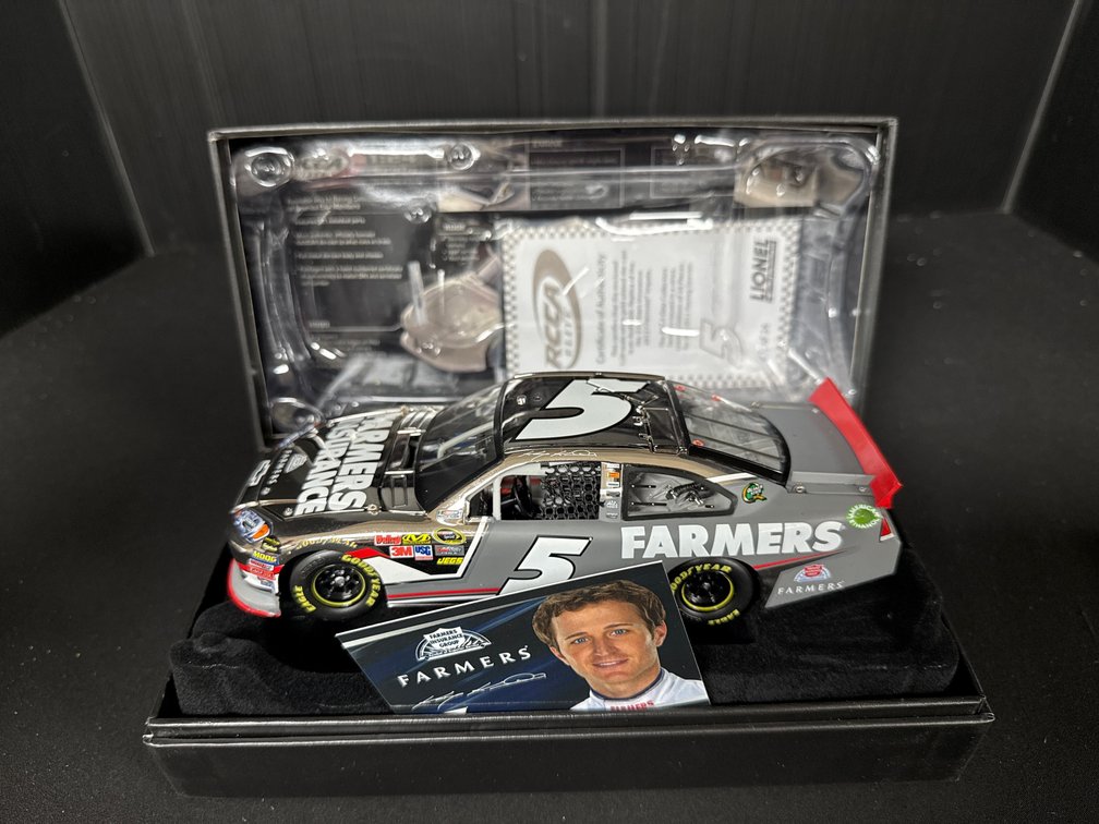 Lionel RCCA Elite 1:24 Kasey Kahne #5 White Gold Impala Die-Cast
