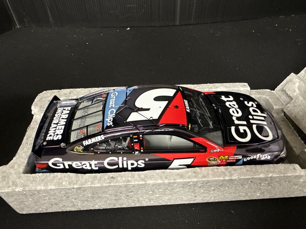 Lionel RCCA Elite Kasey Kahne #5 Autographed Die-Cast