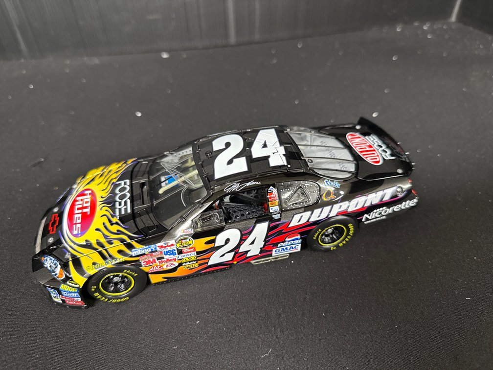 Signed Action Elite 1:24 Jeff Gordon #24 Foose Diecast