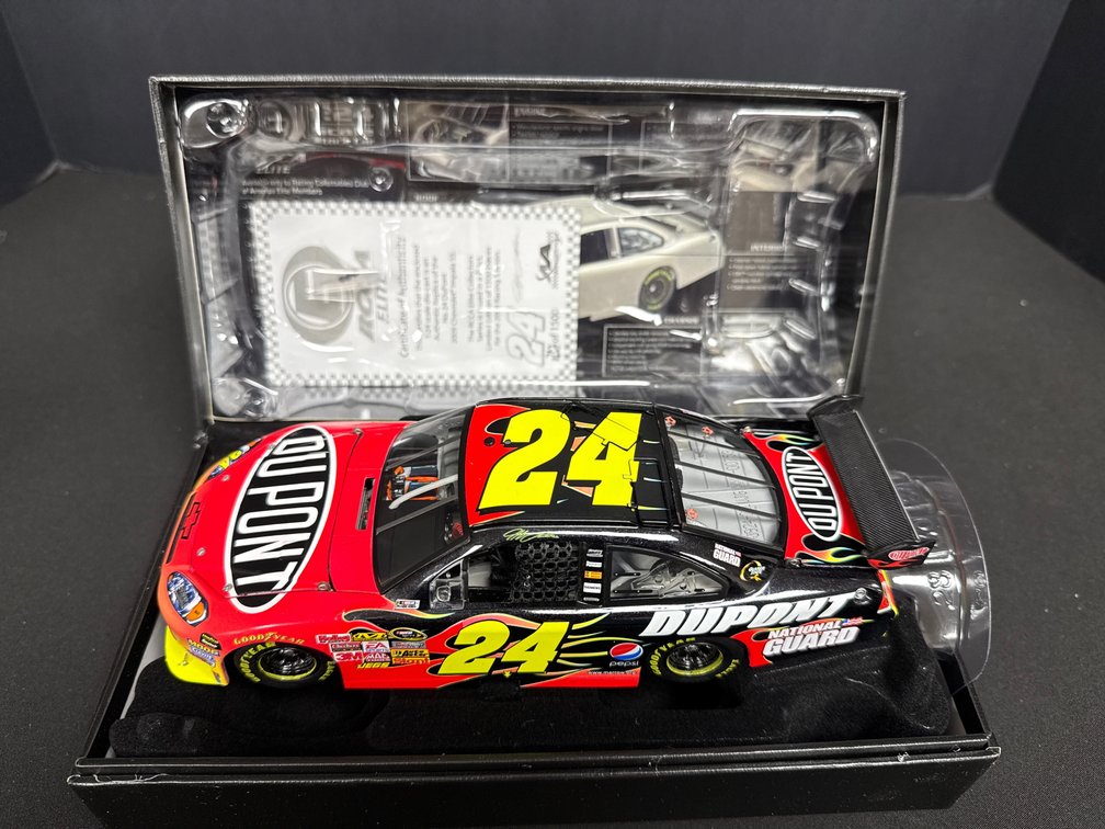 RCCA Elite 2009 Jeff Gordon #24 DuPont Impala Diecast 1:24