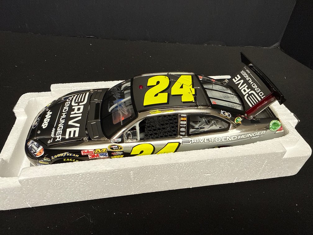 Autographed Jeff Gordon #24 Chrome 1:24 Die-Cast
