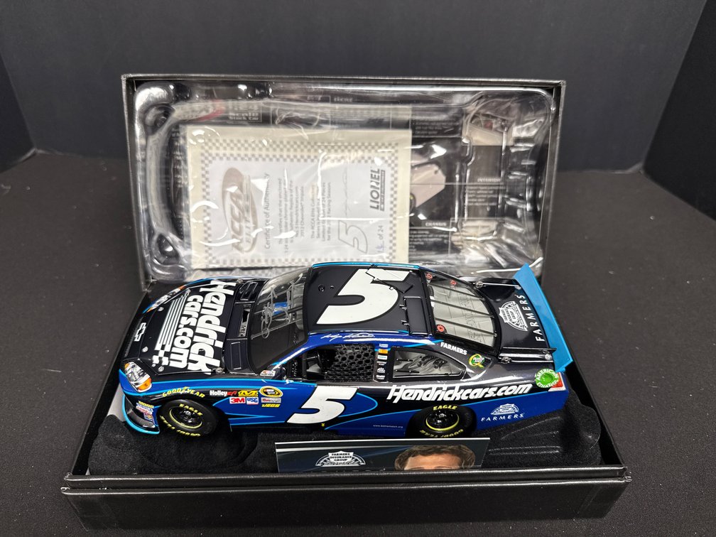Kasey Kahne Autographed 1:24 Die-Cast Car