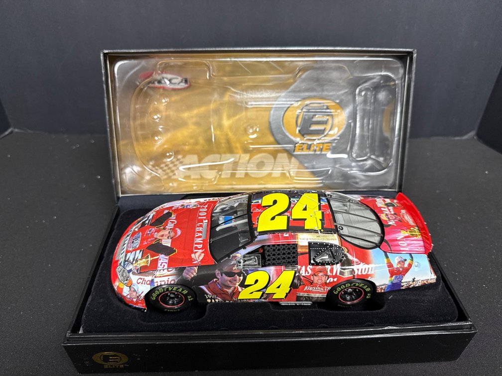 Action Elite Jeff Gordon #24 Diecast Model Car