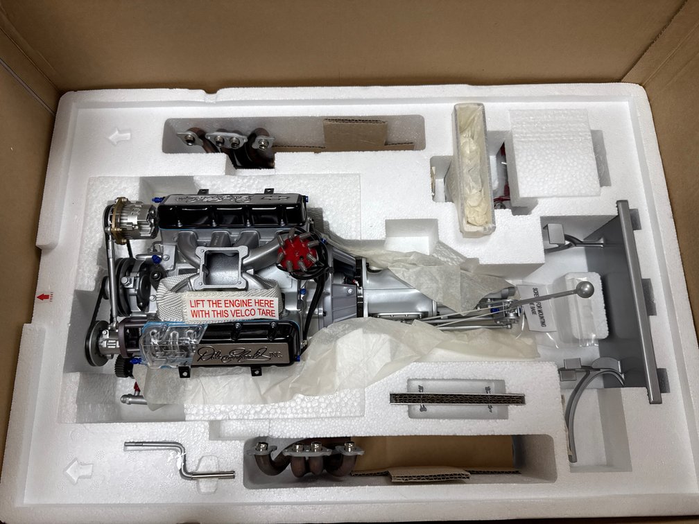 Action 1:4 Scale NASCAR Winston Cup Motor Set
