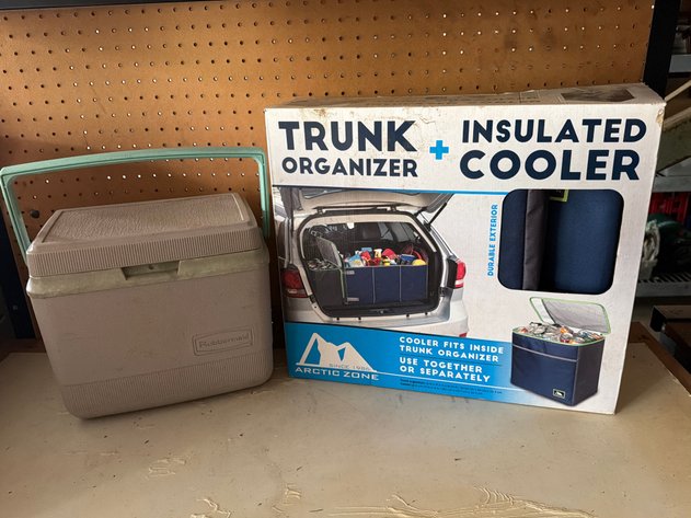 Image for Rubbermaid Cooler & Arctic Zone Trunk Organizer