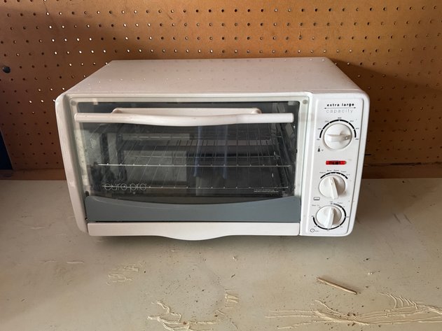 Image for Euro-Pro Extra Large Capacity Toaster Oven Model TO156