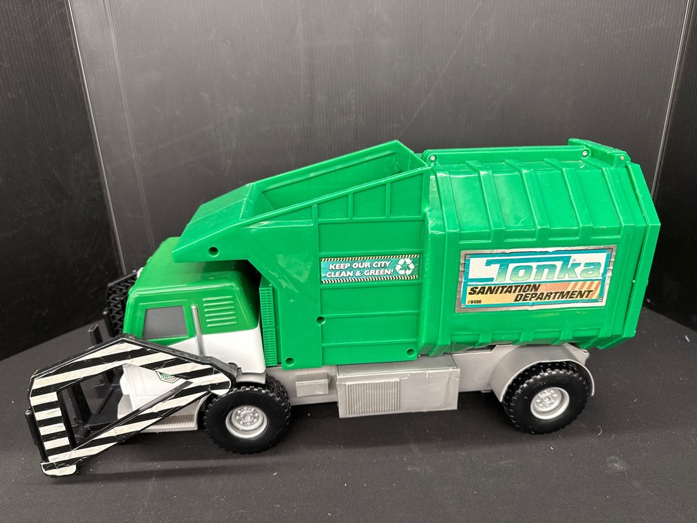 Tonka Sanitation Department Garbage Truck #8496