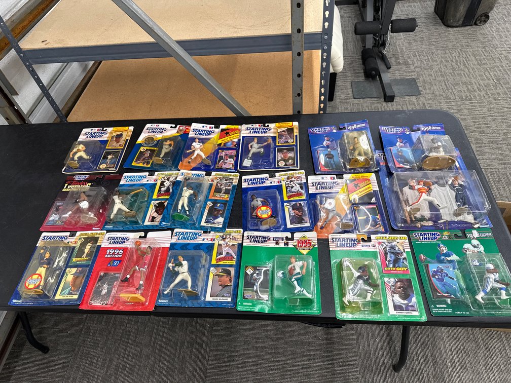 Kenner Starting Lineup Sports Action Figures Lot of 17