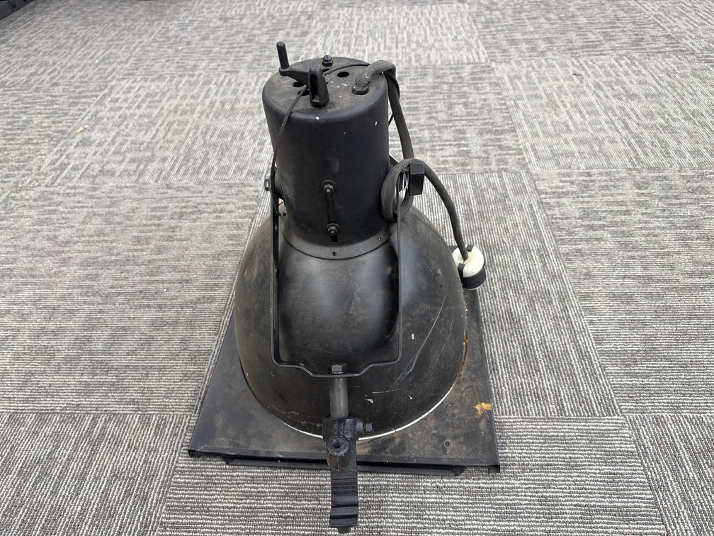 14-Inch Scoop Stage Light
