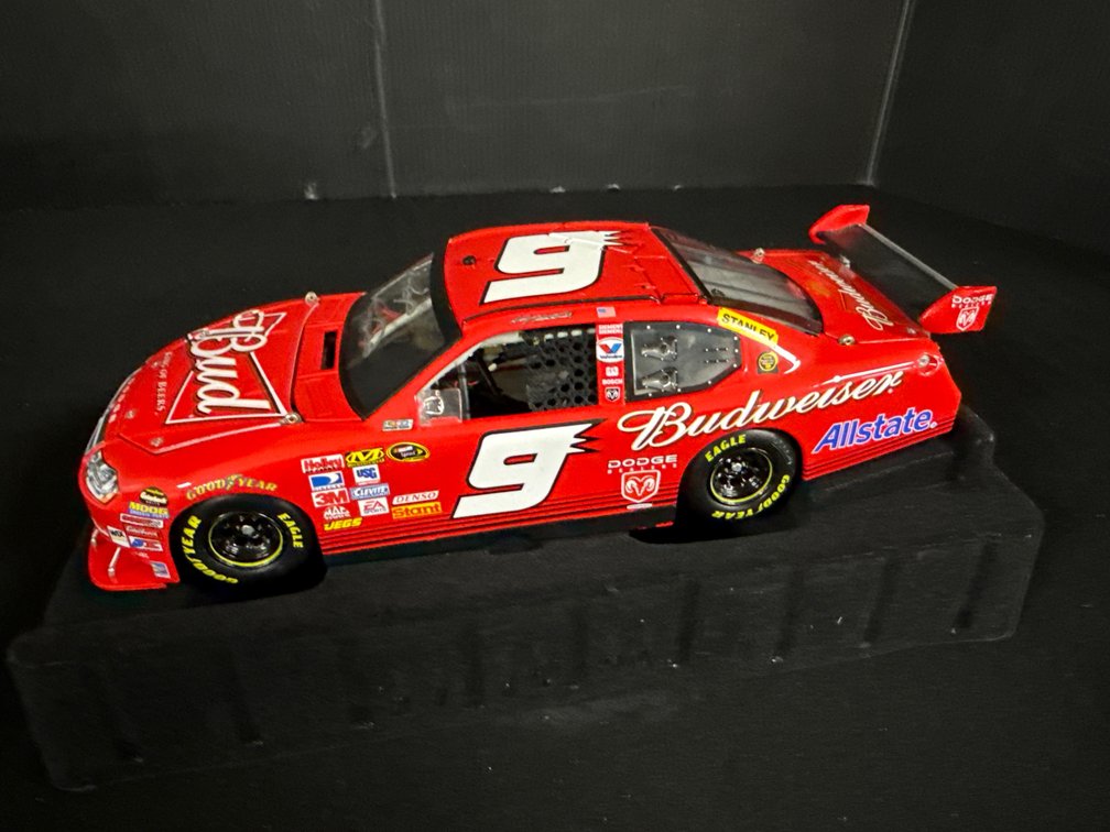 Kasey Kahne Autographed RCCA Elite Die-Cast Model