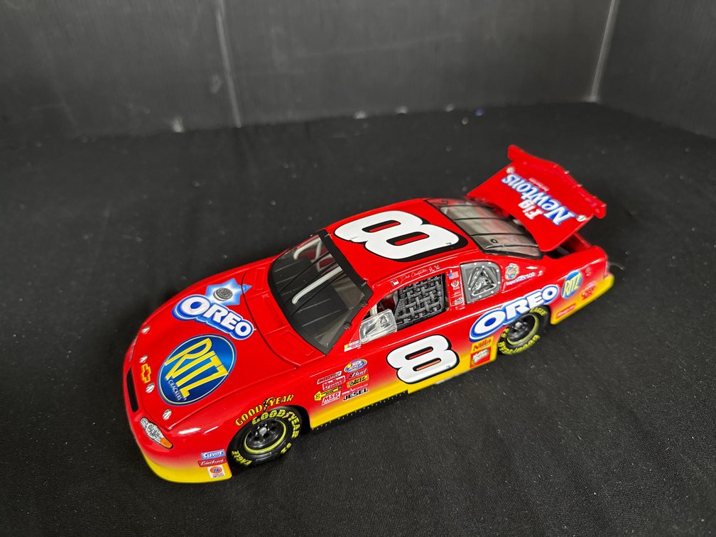 Action 1:24 Scale Dale Earnhardt Jr. #8 Die-Cast