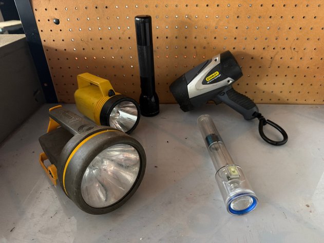 Image for Assorted Portable Lighting Equipment (5)