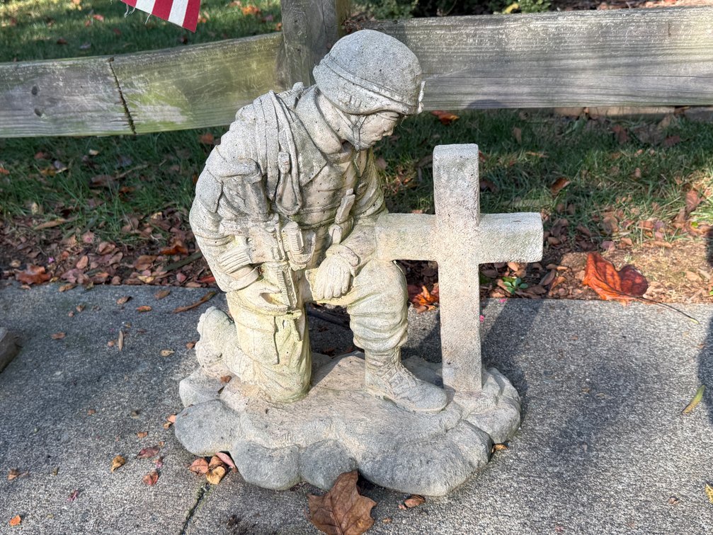 Cast Stone Kneeling Soldier Memorial Garden Statue