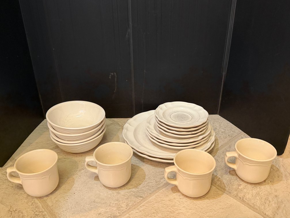 Pfaltzgraff Scalloped White Dinnerware Set