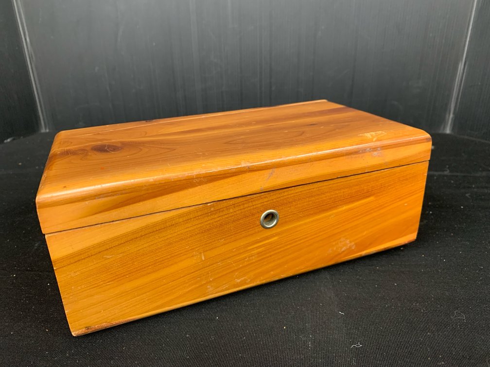 Lane Miniature Cedar Hope Chest with Key