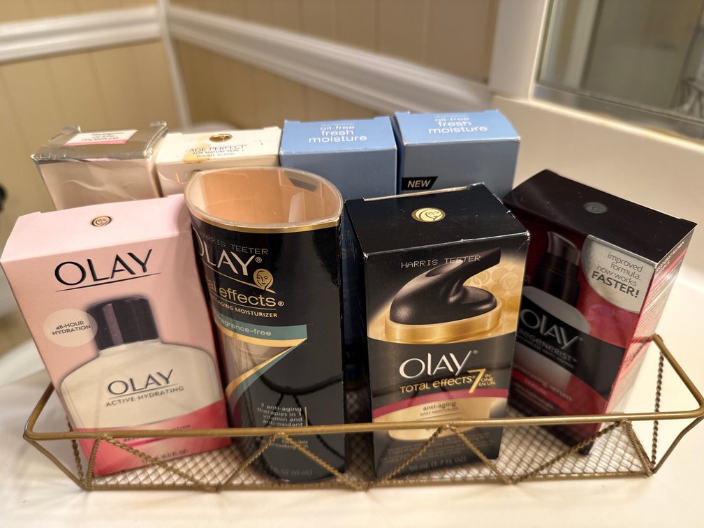 Skincare Products with Wire Display Basket (9)