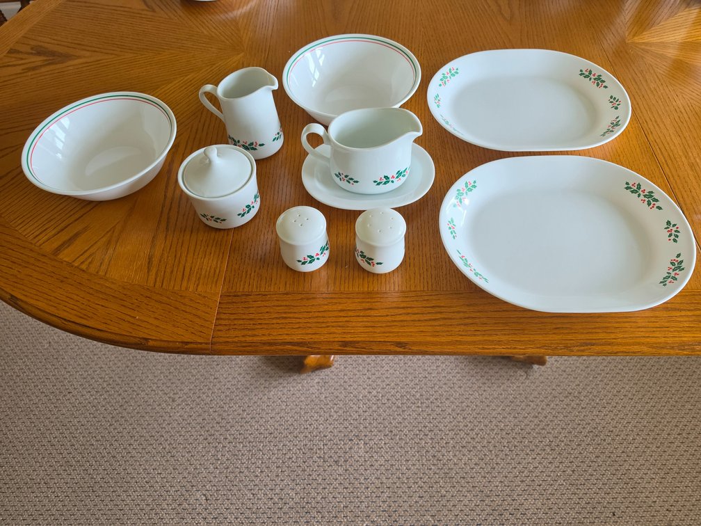Correlle Holiday Servingware