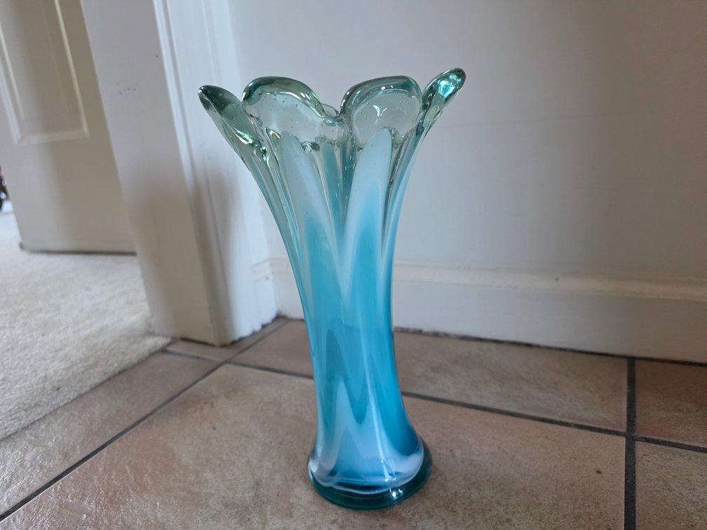 Swung Vase