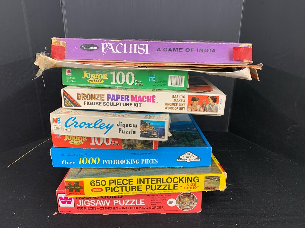 Board Games and Jigsaw Puzzles Lot