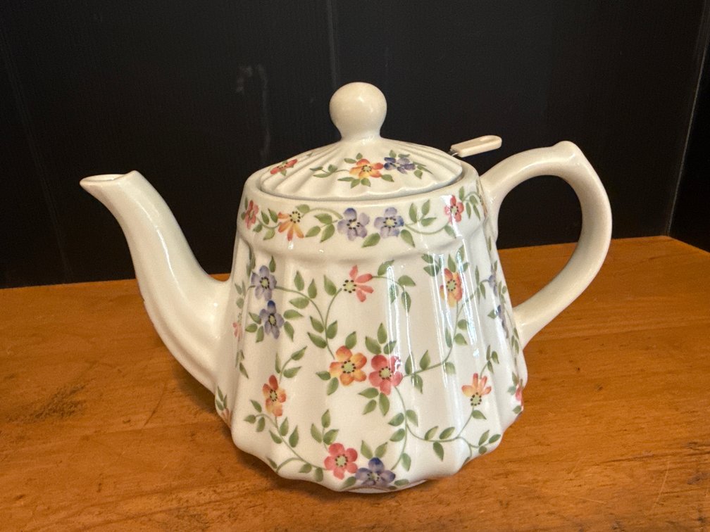 Andrea by Sadek Fluted Floral Teapot