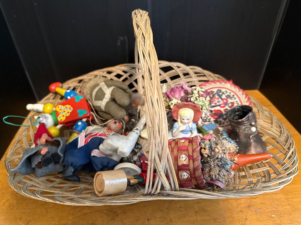 Mixed Vintage Collectibles, Toys & Folk Dolls