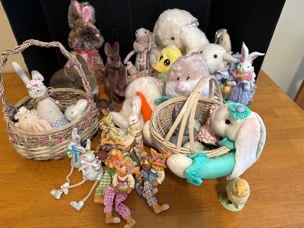 Easter Plush Toys & Rabbit Figurines