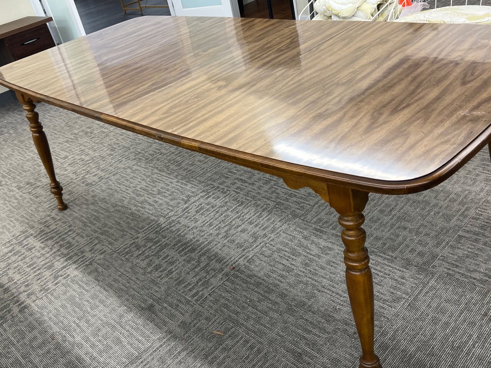 Traditional Wooden Extension Dining Table