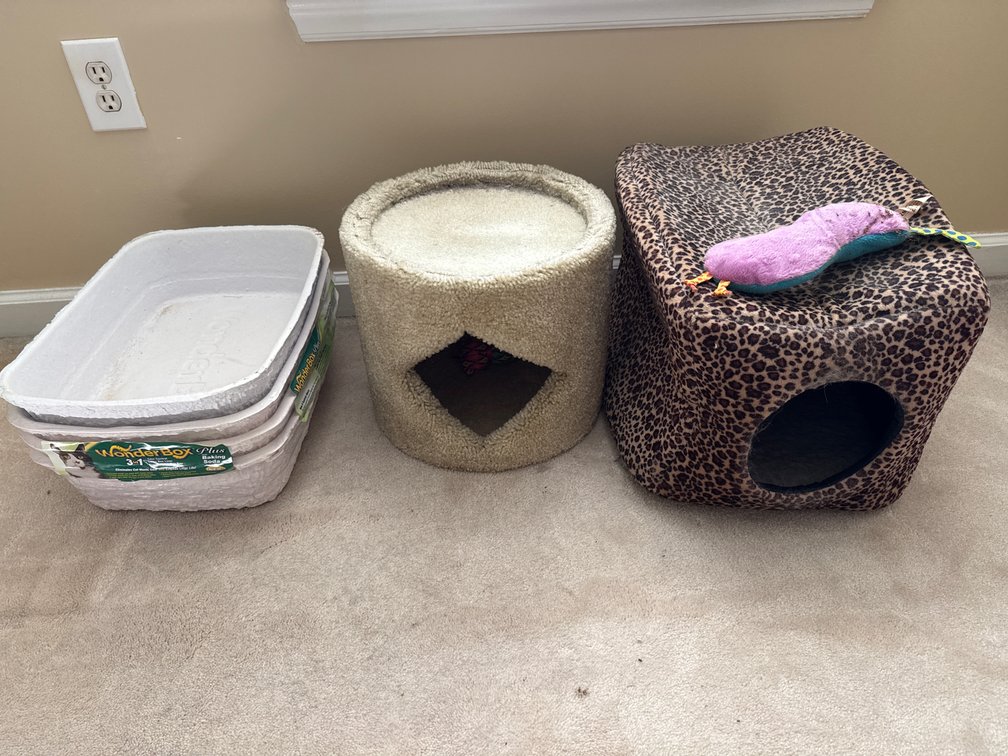 WonderBox Plus Litter Boxes and Cat Accessories