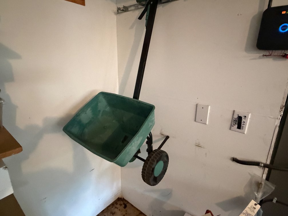 Garden Plus Walk-Behind Broadcast Spreader