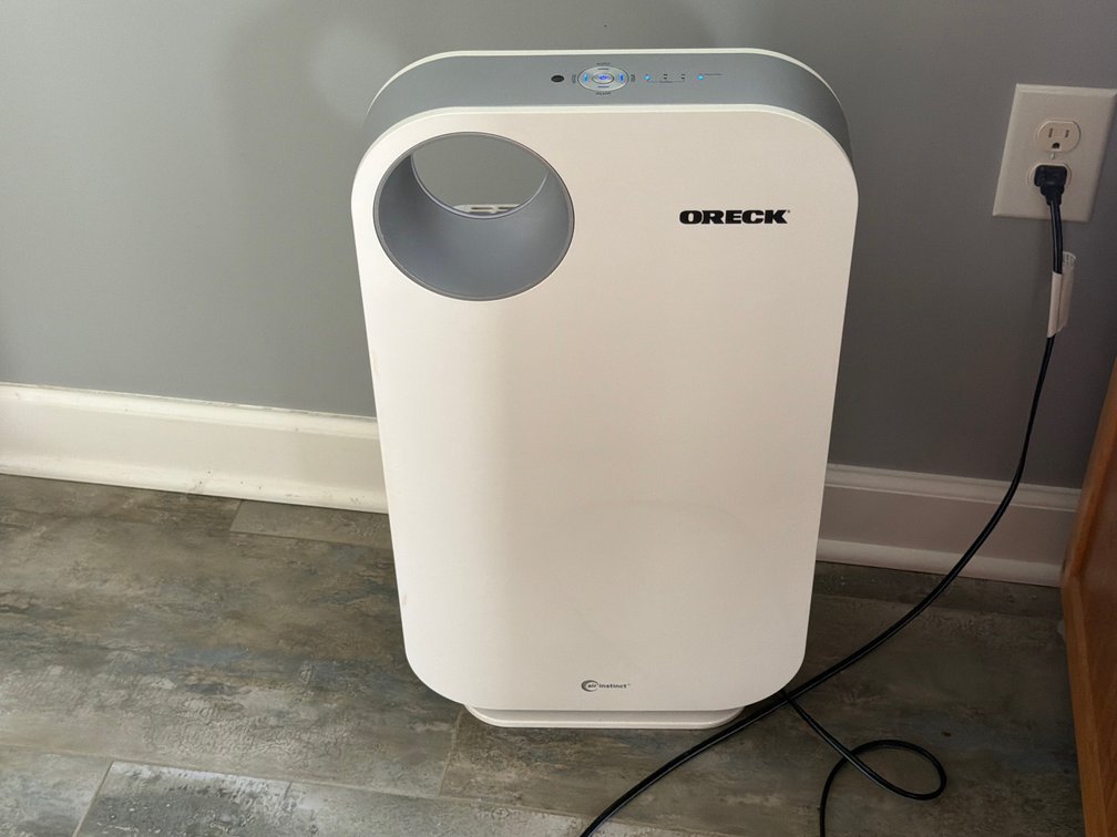 Oreck Air Instinct AIR108 Upright Air Purifier