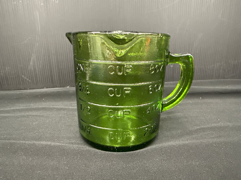 Green Glass 1-Cup Measuring Cup